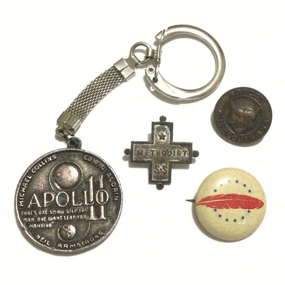 Keychain & Pins - Apollo Moon Mission, Cub Scout, Methodist, WWI Volunteer - Picture 1 of 7